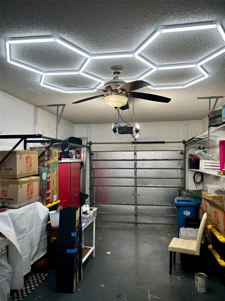 Building Photo - 1111 Sorrento Dr