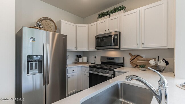 Building Photo - 92 Arlotta St