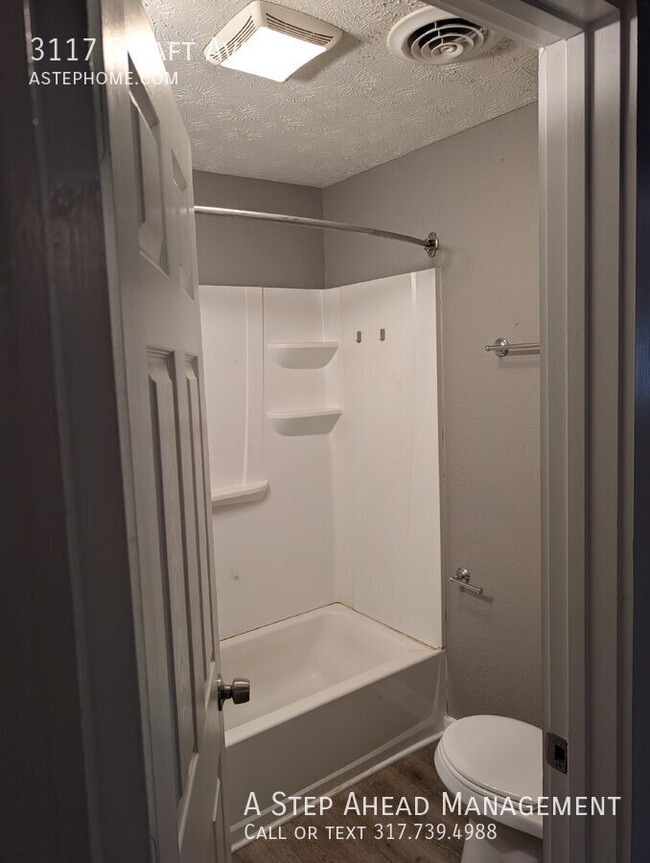 Building Photo - 3117 S Taft Ave