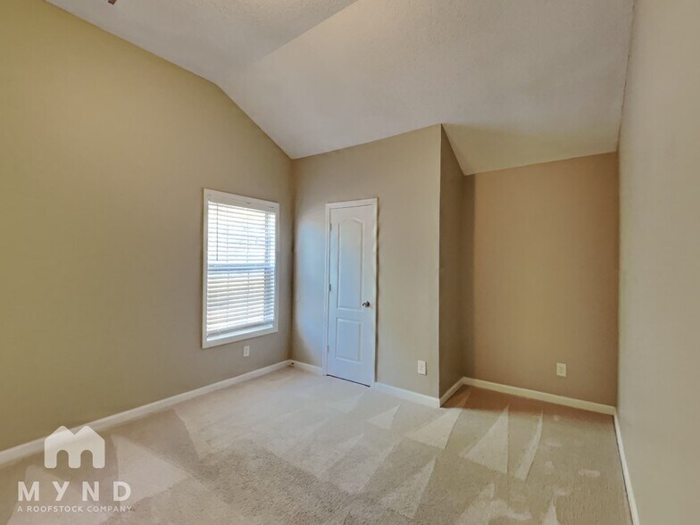 Building Photo - 3940 Cypress Pointe Dr