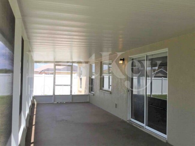 Building Photo - 3668 Sandhill Crane Dr