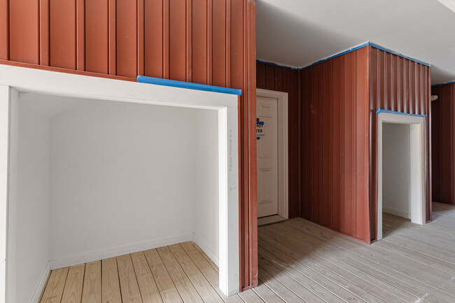 Building Photo - 24 Jersey Way