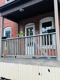 Building Photo - 322 Waldo St