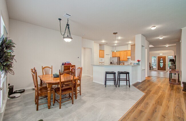 Building Photo - 17611 Emerald Garden Ln