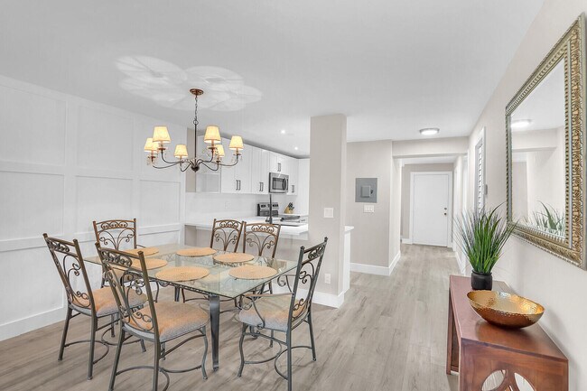 Building Photo - 13719 Via Aurora