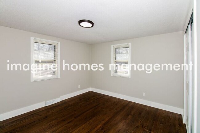 Building Photo - Remodeled 3 Bedroom Home in Kansas City