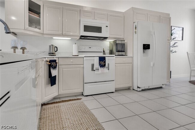 Building Photo - 6750 Beach Resort Dr