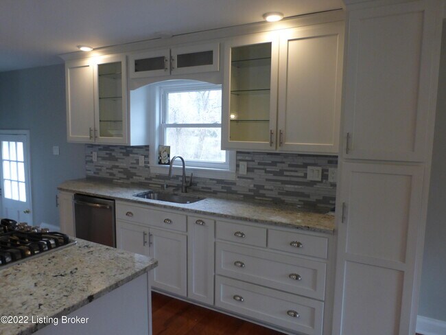 Building Photo - 701 Rudy Ln