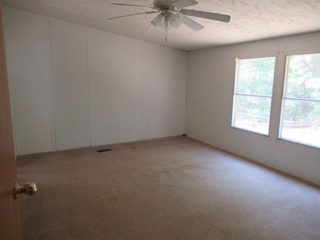 Building Photo - 406 Crystal Dr