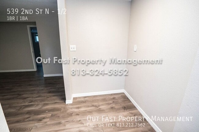 Building Photo - 539 2nd St N