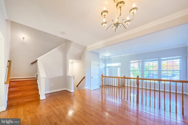 Building Photo - 685 Springhouse Square SE