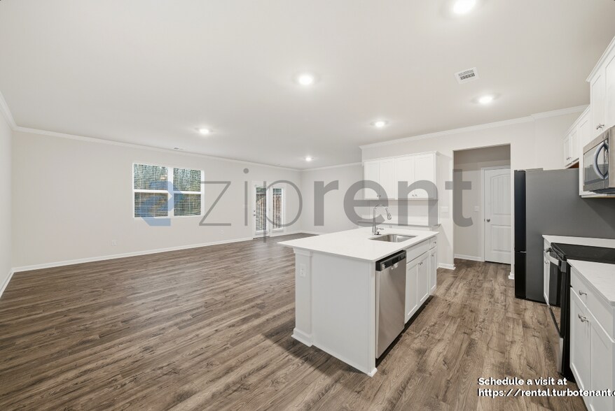 Building Photo - 2438 Bayberry St