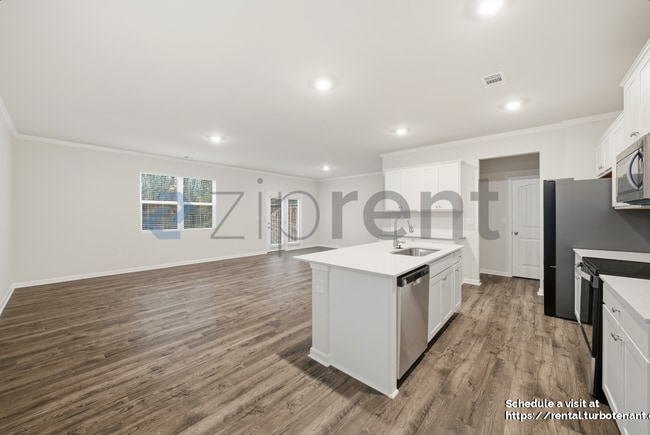 Building Photo - 2438 Bayberry St