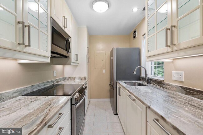 Building Photo - 3441 S Stafford St