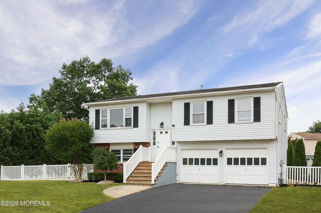 Building Photo - 17 Wisteria Pl