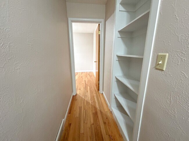 Building Photo - 1550 Corina Dr SE