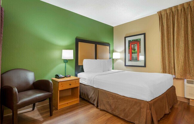 Building Photo - Furnished Studio-Chicago - Schaumburg - Co...