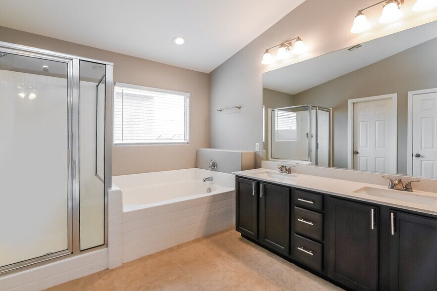 Building Photo - 6317 Rubylyn Ave
