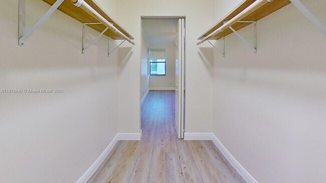 Building Photo - 7406 Woodmont Terrace