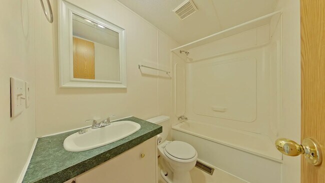 Building Photo - 3020 Aplin Rd