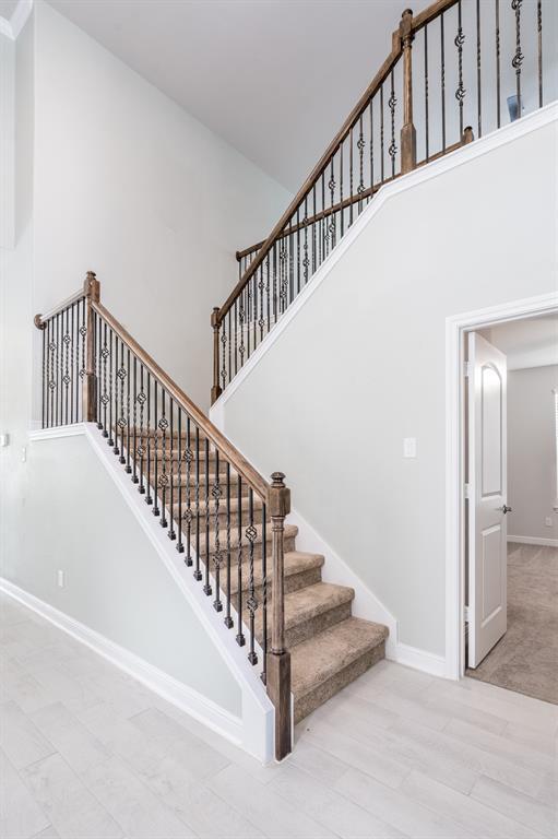 Building Photo - 204 Upland Dr