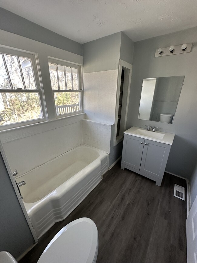 Building Photo - 5517 Sugar Ray Dr