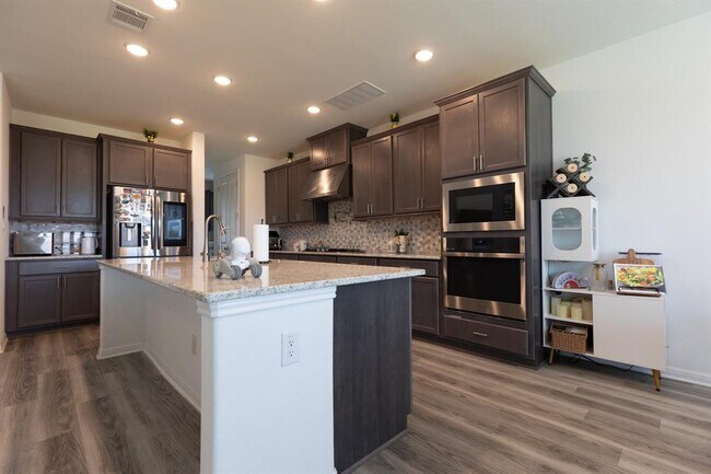 Building Photo - 2332 Giona Pl