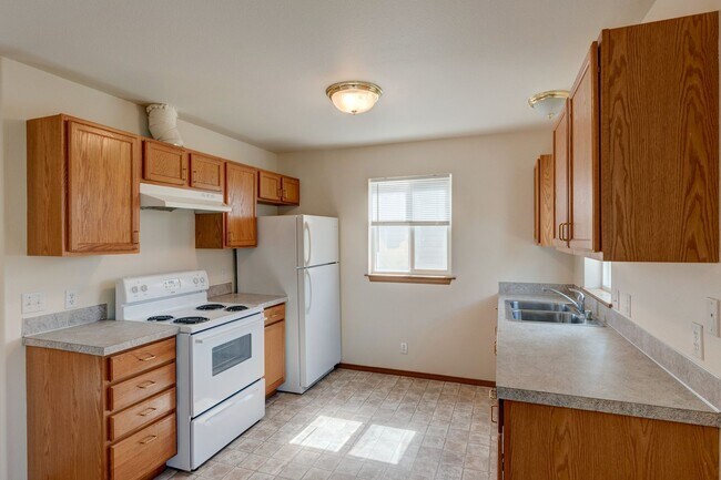 Building Photo - 1245-1431 NW Falls Creek Lp