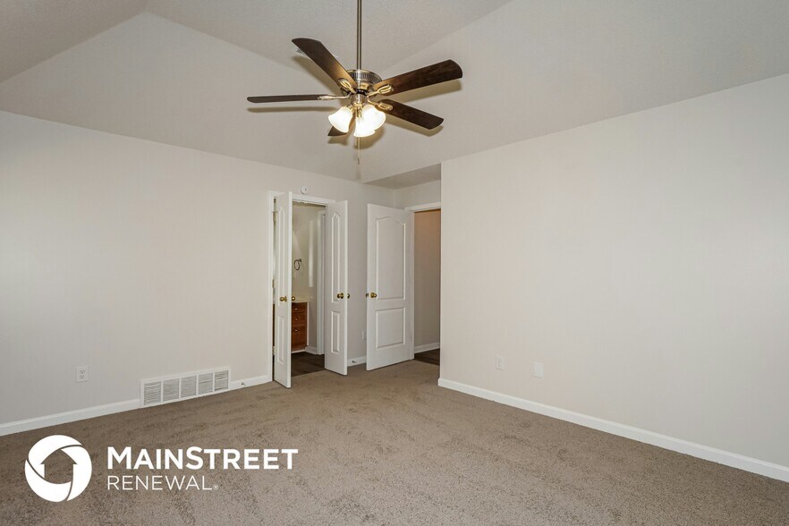 Building Photo - 10130 Cross Valley Dr