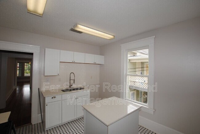 Building Photo - 1525 Osceola St
