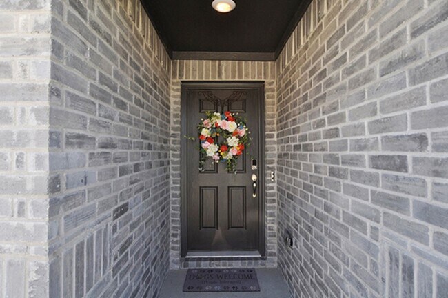 Building Photo - 2513 Ponca Dr