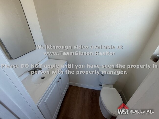 Building Photo - 3 Bedroom - 1 1/2 Bathroom Home on a Large Lot