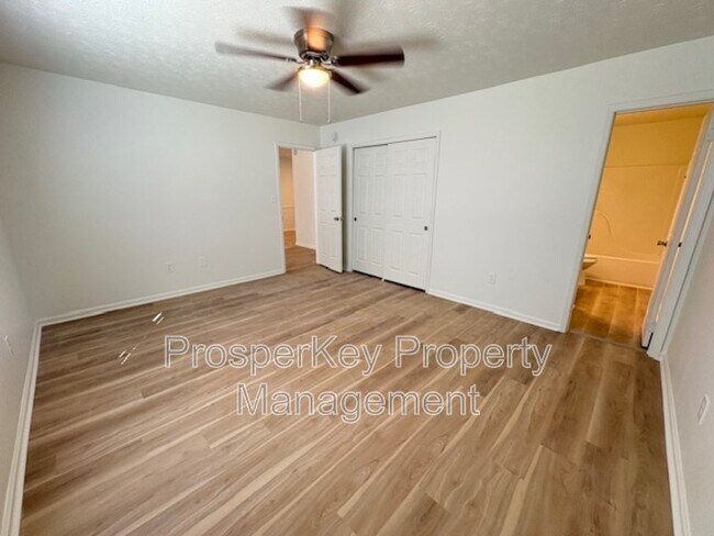 Building Photo - 2408 Midway Dr