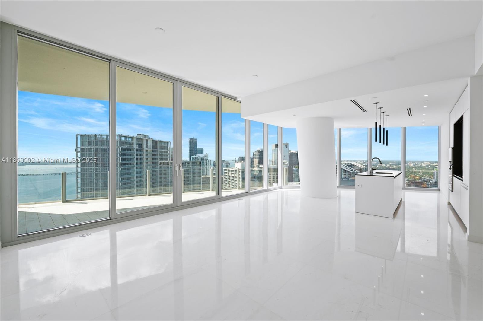 Building Photo - 300 Biscayne Boulevard Way