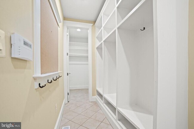 Building Photo - 5709 Wilson Ln