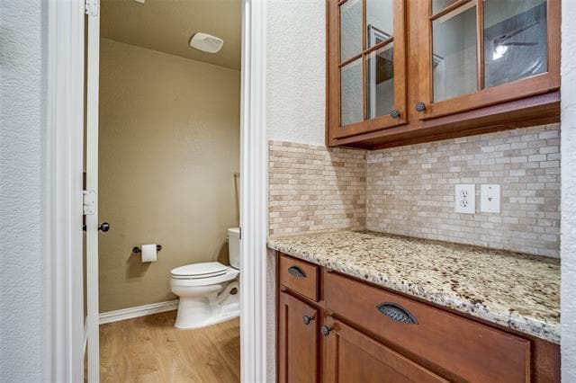 Building Photo - 858 Llano Dr