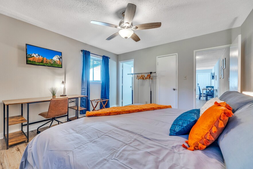 Building Photo - 1329 Walker Ave