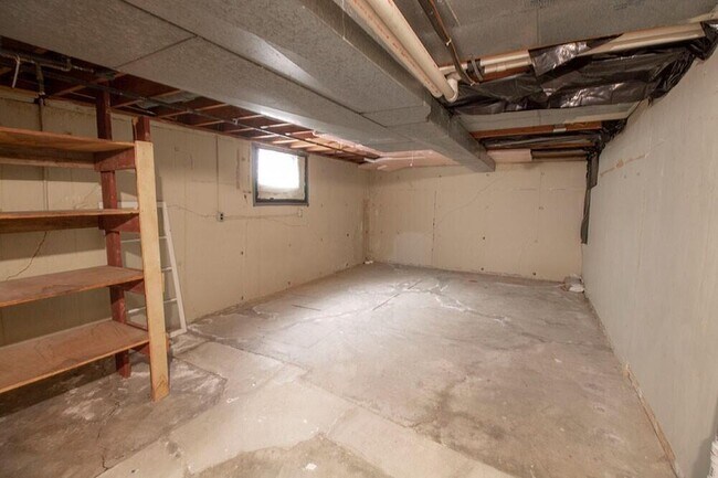 Building Photo - 2207 Bushnell Dr