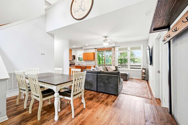 Building Photo - 138B Little River Run N