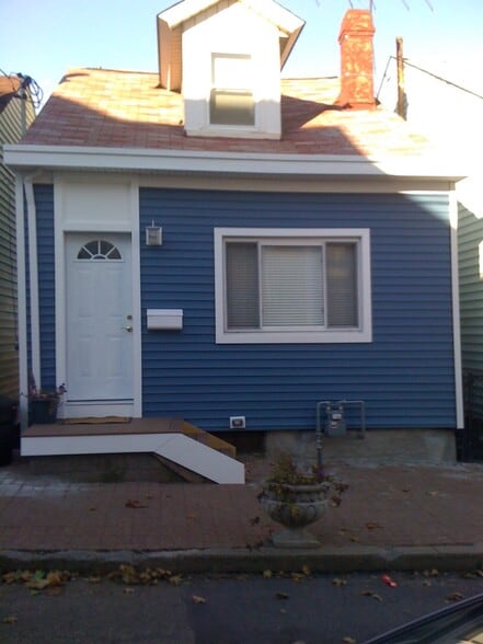 Front - 1927 Huron St