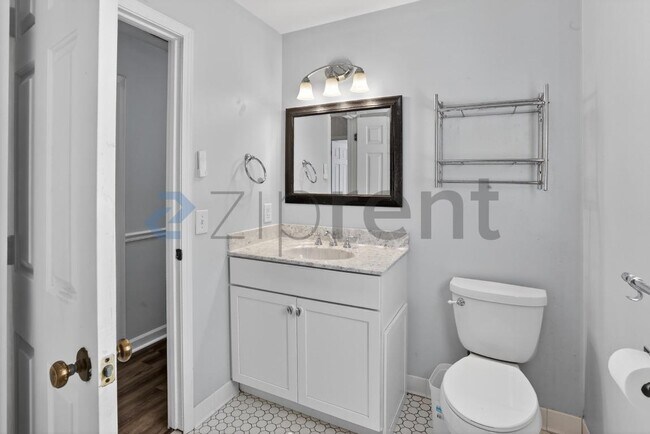 Building Photo - Unit