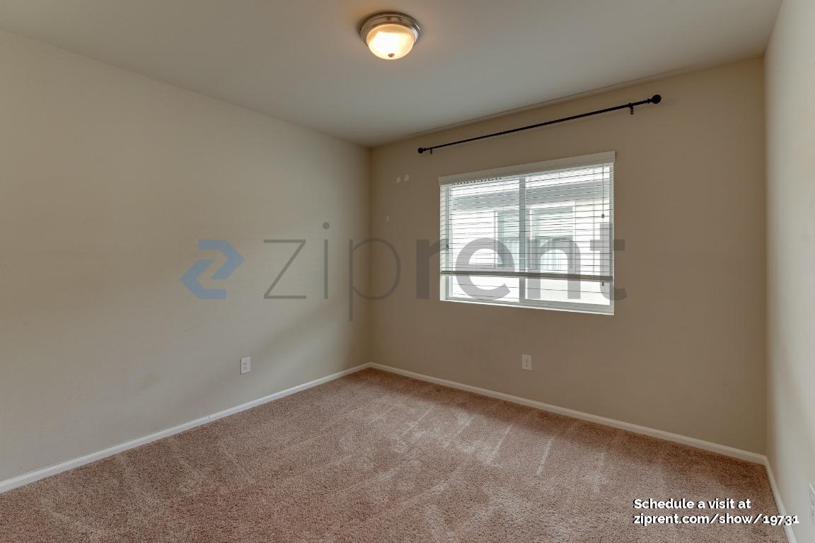 Building Photo - 8624 Adonis Ave NE