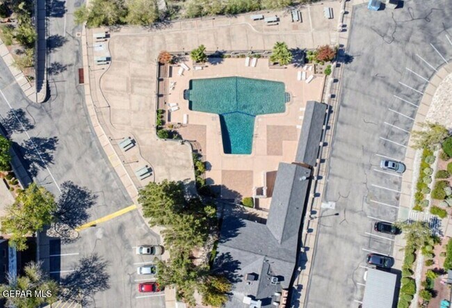 Building Photo - 4800 N Stanton St