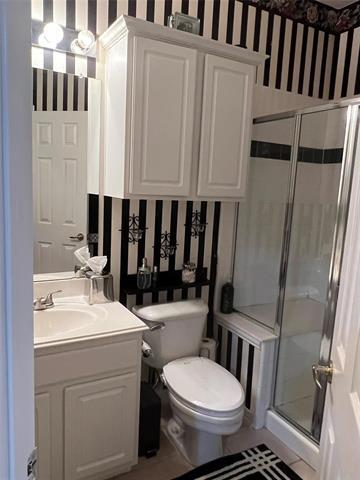 Building Photo - 5213 Forest Lawn Dr