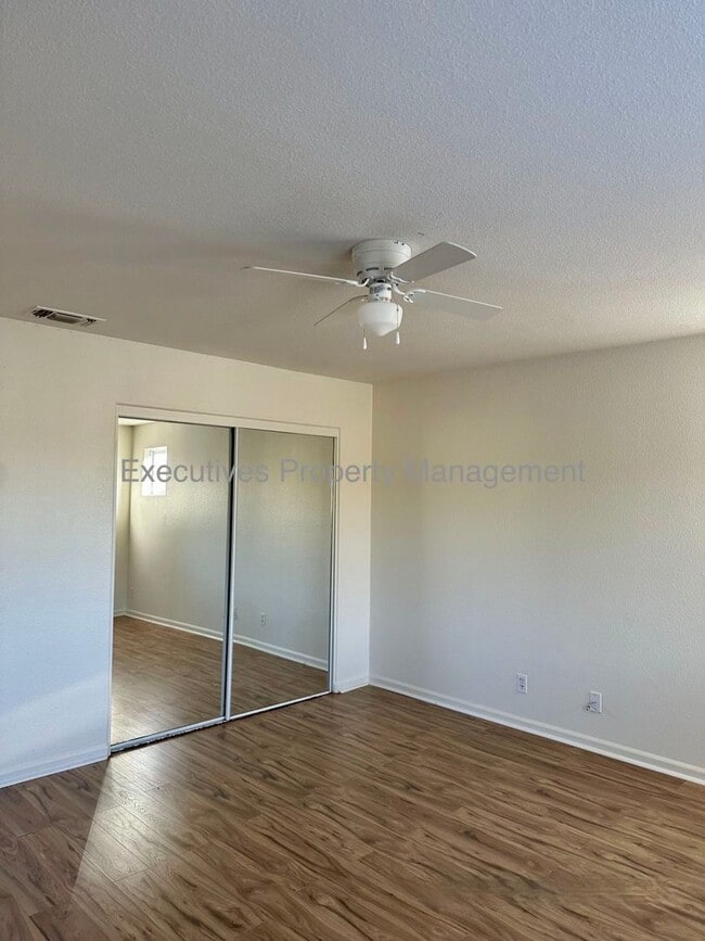 Building Photo - 182 Oleander Dr