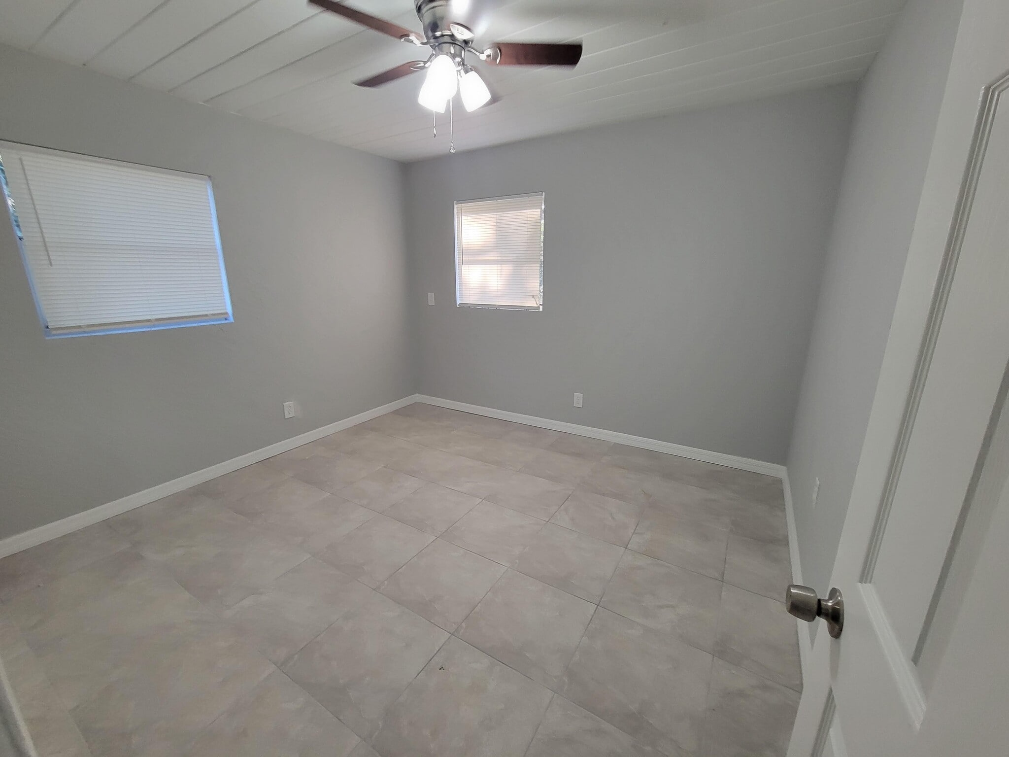 Building Photo - 4896 35th Ave