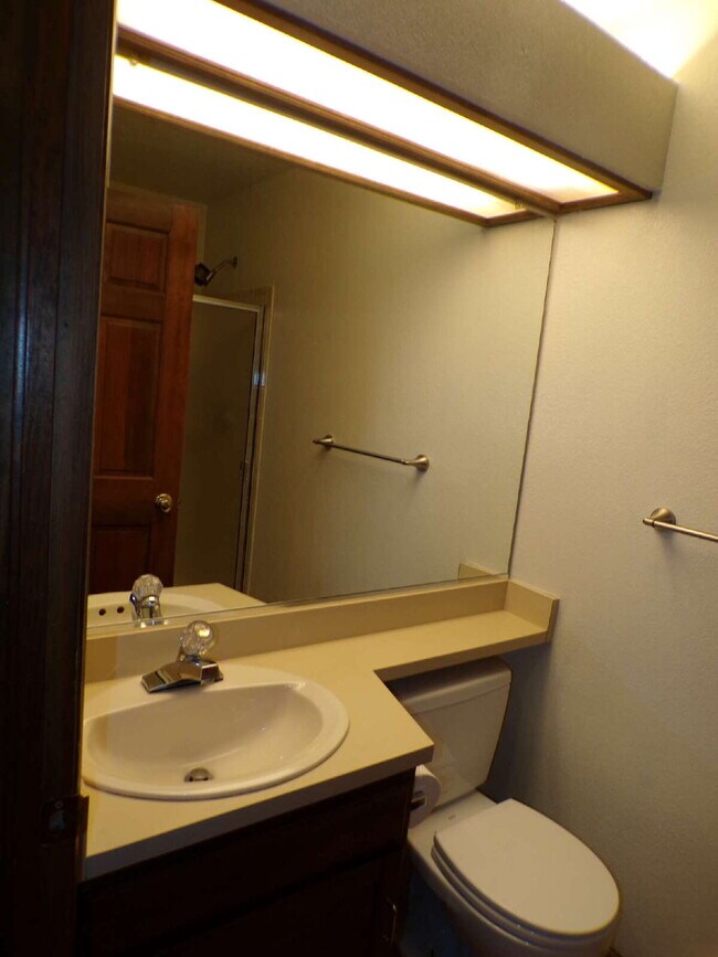 Building Photo - Four Lakes - Centennial - 3 Bedroom - 3 Ba...