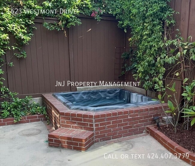 Building Photo - 1623 Westmont Dr