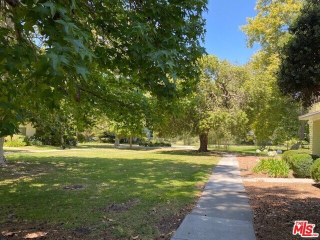 Building Photo - 5180 Village Green