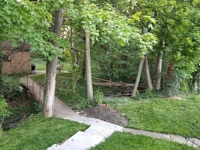 Building Photo - Charming 4-Bedroom Westlake Retreat with Prime Location and Serene Backyard Oasis